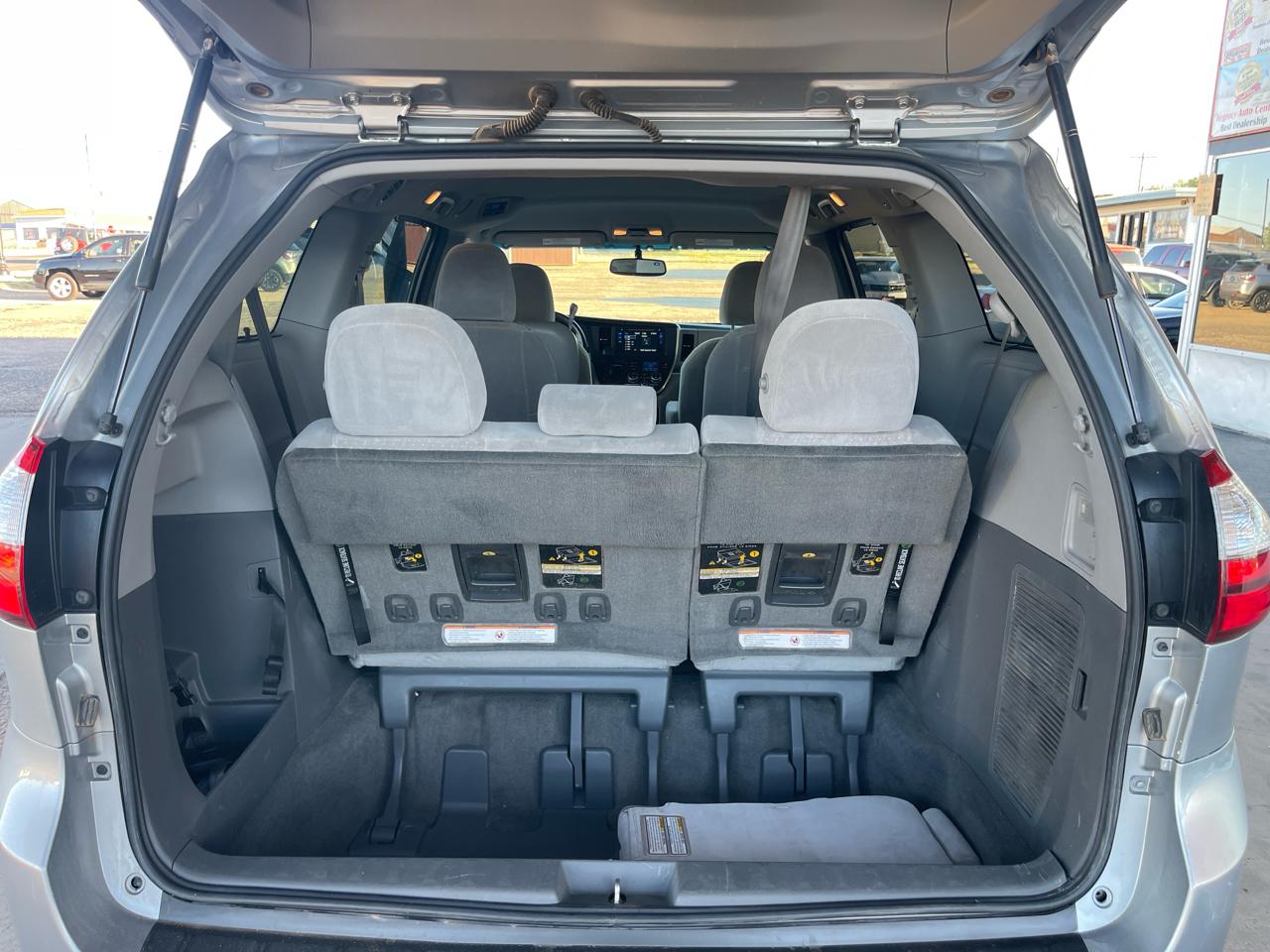 Toyota Sienna 5dr 8-Pass Van LE FWD (Natl) 2015