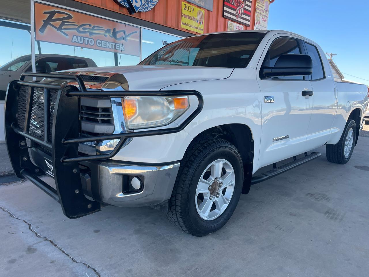 Toyota Tundra 4WD Double 145.7" 5.7L V8 SR5 (Natl 2014
