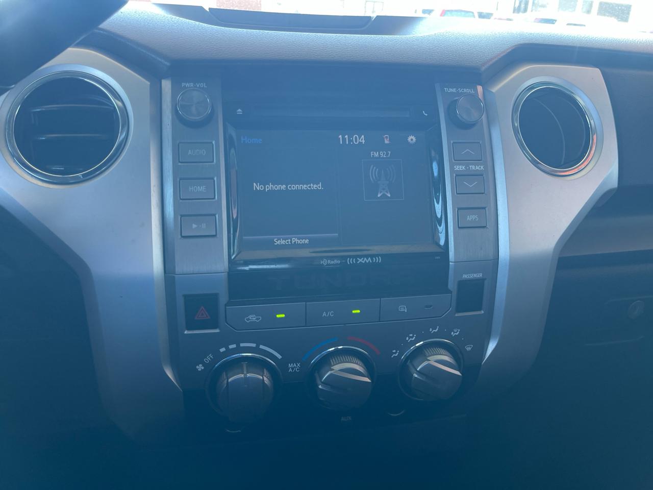 Toyota Tundra 4WD Double 145.7" 5.7L V8 SR5 (Natl 2014