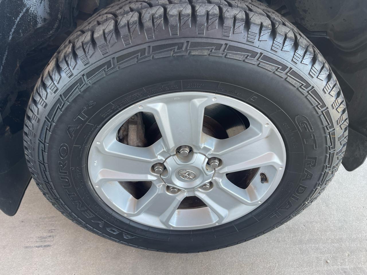 Toyota Tundra 4WD Double 145.7" 5.7L V8 SR5 (Natl 2014