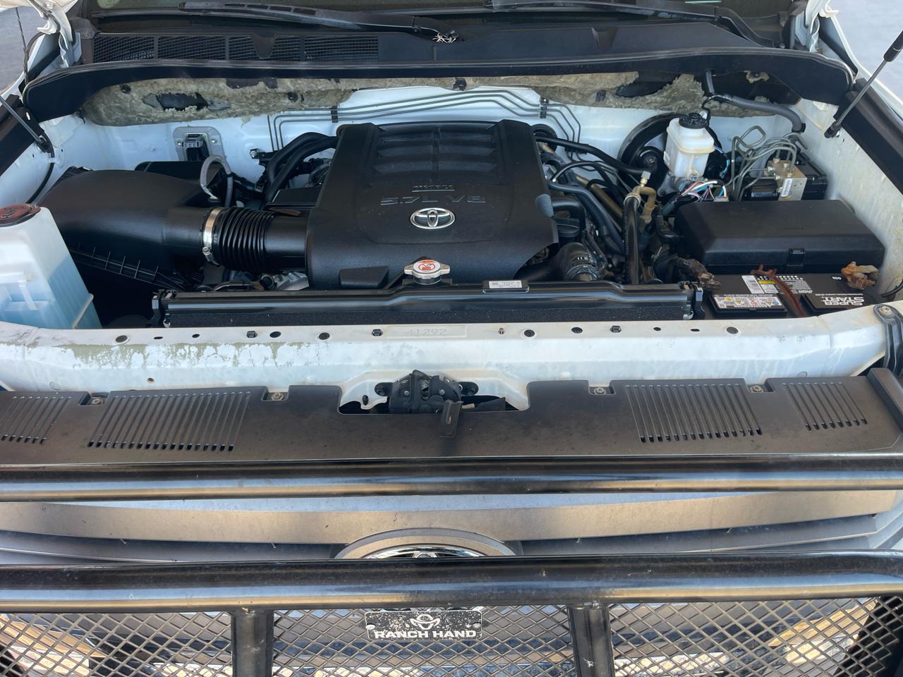 Toyota Tundra 4WD Double 145.7" 5.7L V8 SR5 (Natl 2014