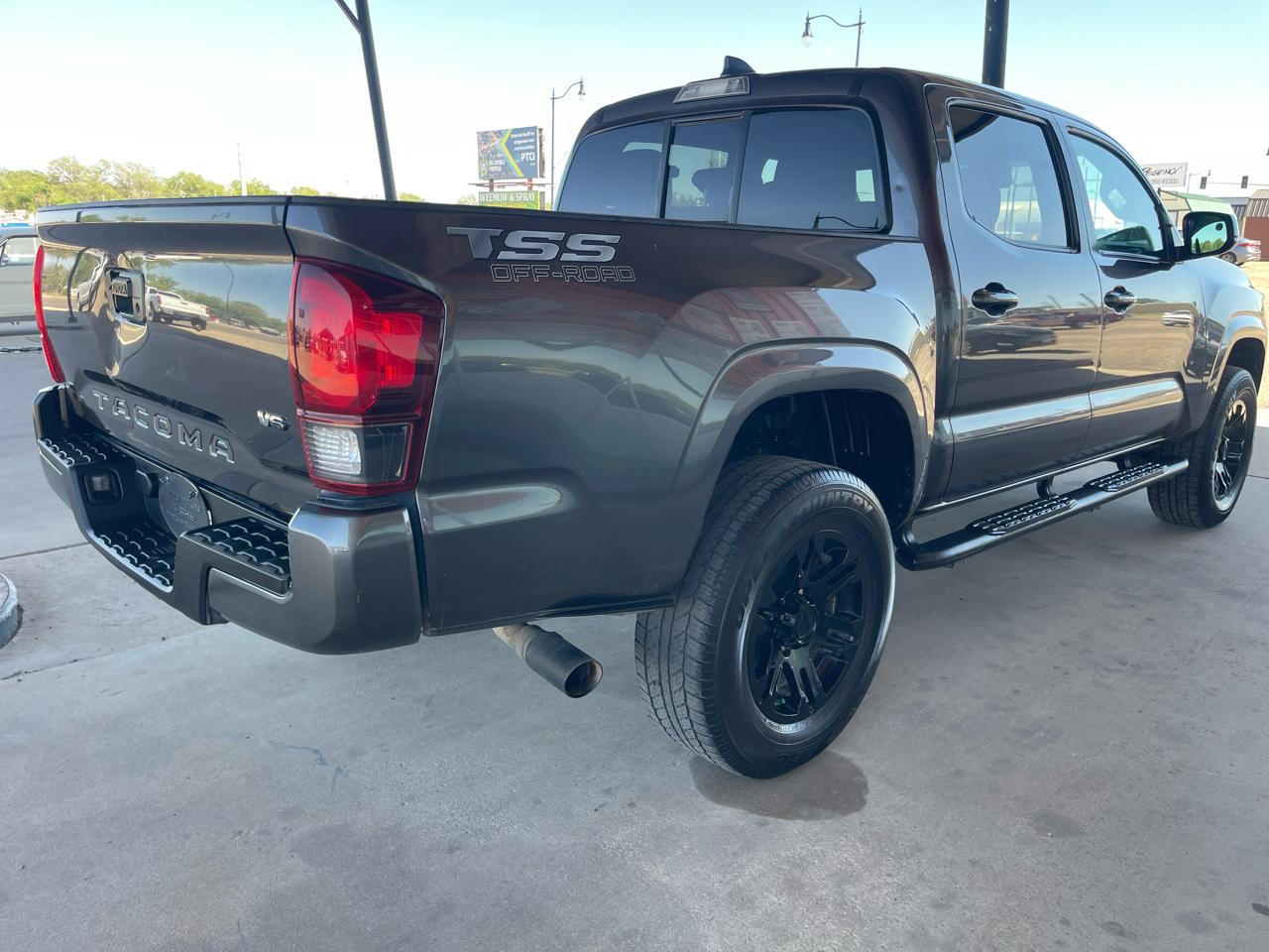 Toyota Tacoma 2WD SR Double Cab 5' Bed I4 AT (Natl) 2022