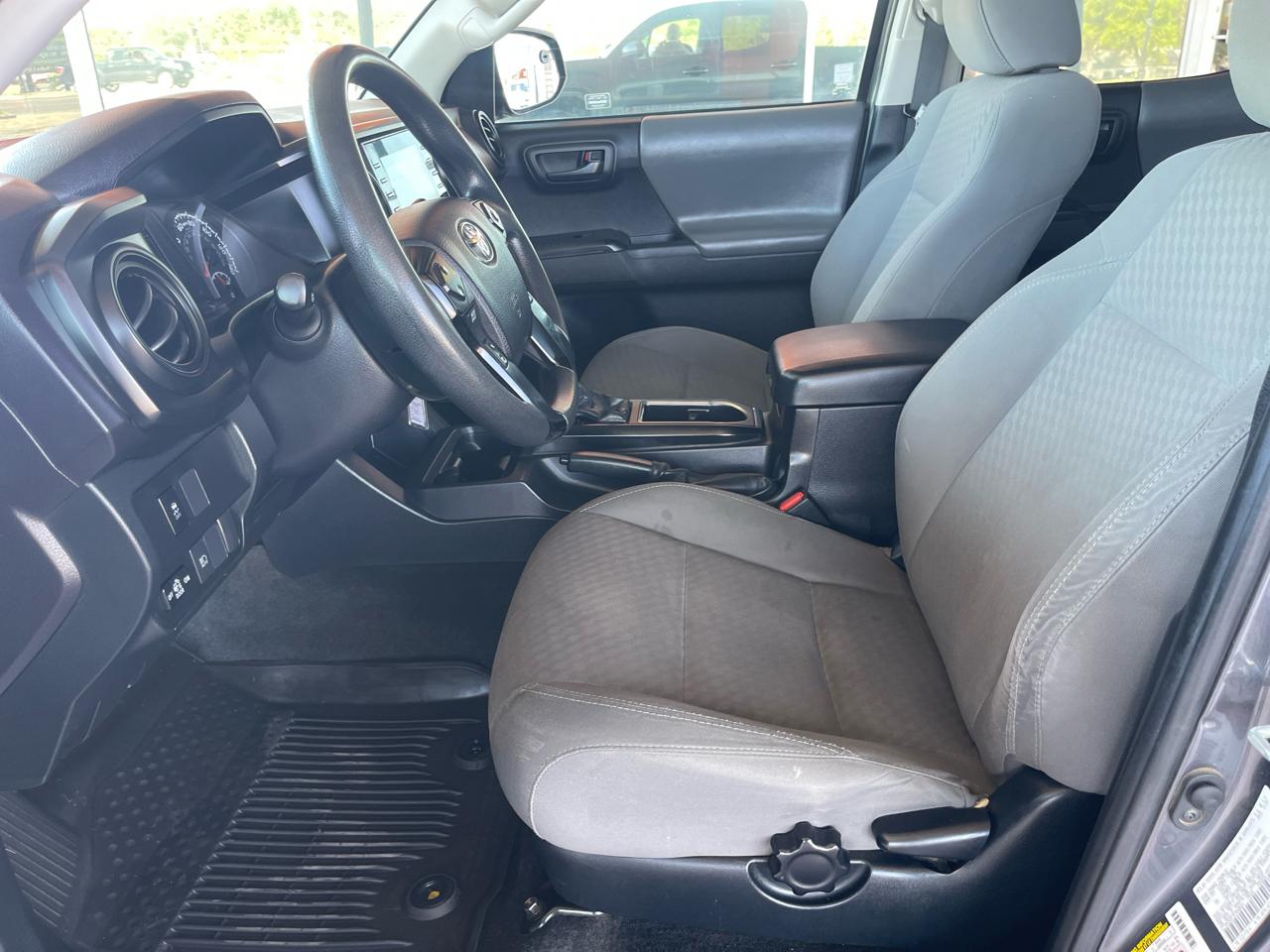 Toyota Tacoma 2WD SR Double Cab 5' Bed I4 AT (Natl) 2022