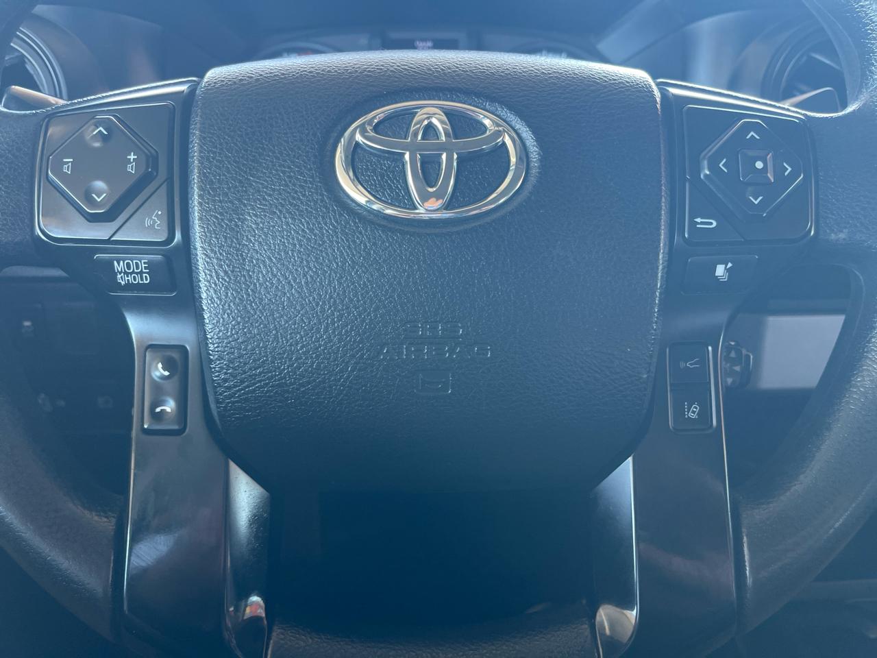Toyota Tacoma 2WD SR Double Cab 5' Bed I4 AT (Natl) 2022