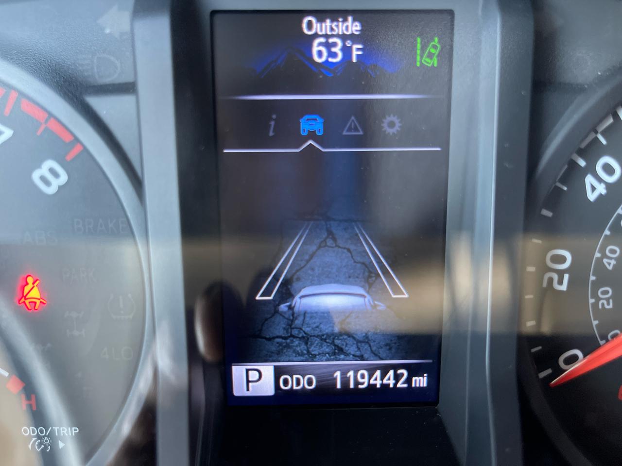 Toyota Tacoma 2WD SR Double Cab 5' Bed I4 AT (Natl) 2022