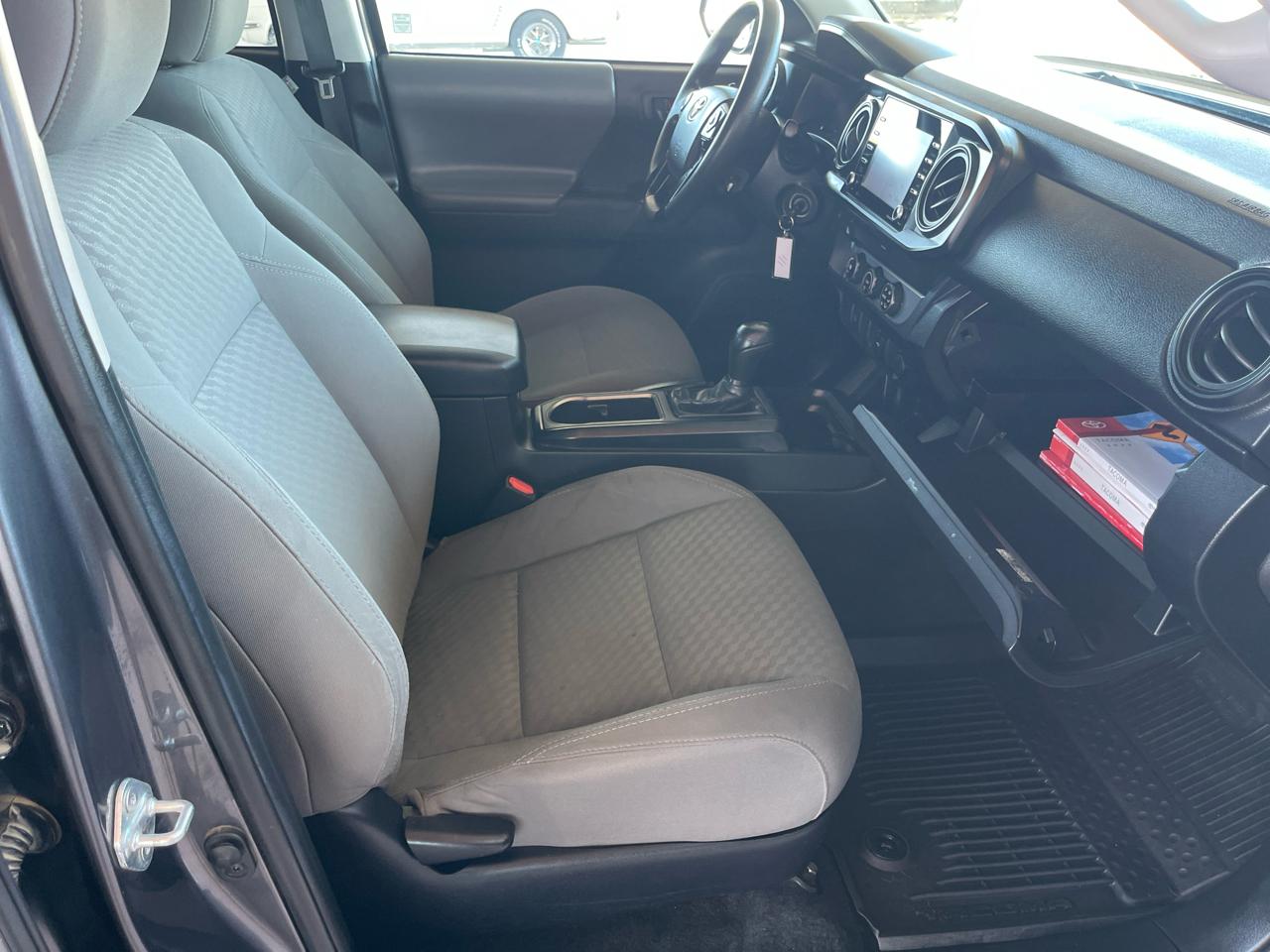 Toyota Tacoma 2WD SR Double Cab 5' Bed I4 AT (Natl) 2022