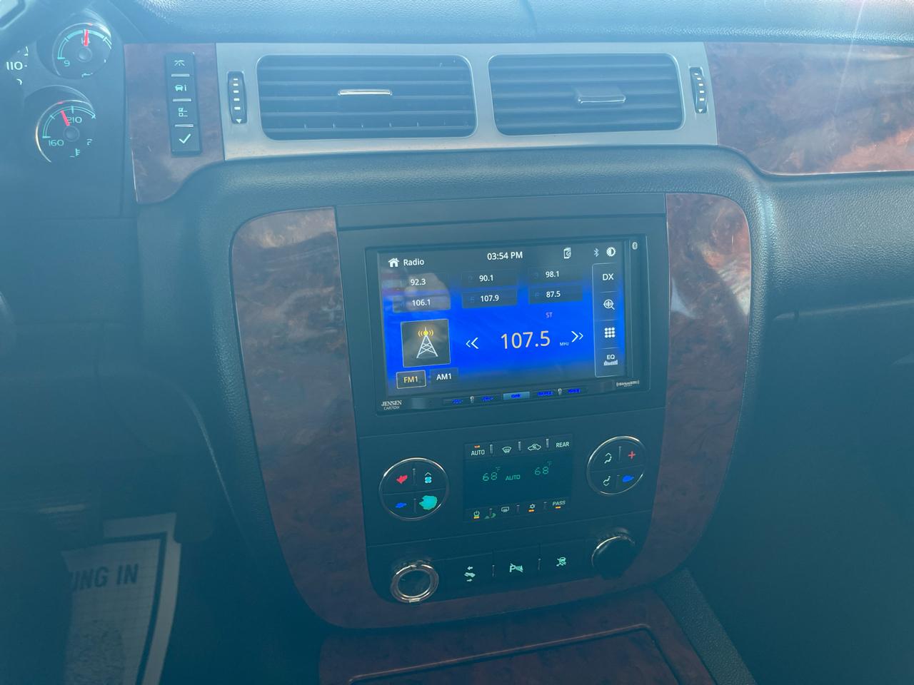 Chevrolet Tahoe 2WD 4dr 1500 LTZ 2011