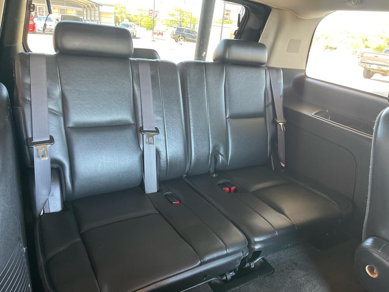 Chevrolet Tahoe 2WD 4dr 1500 LTZ 2011