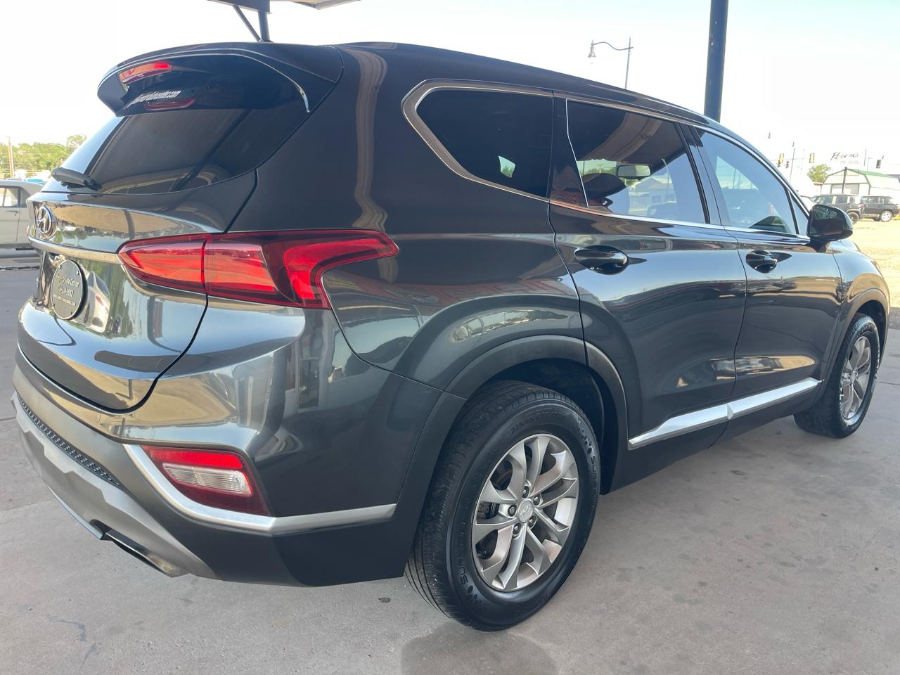 Hyundai Santa Fe SEL 2.4L Auto FWD 2020