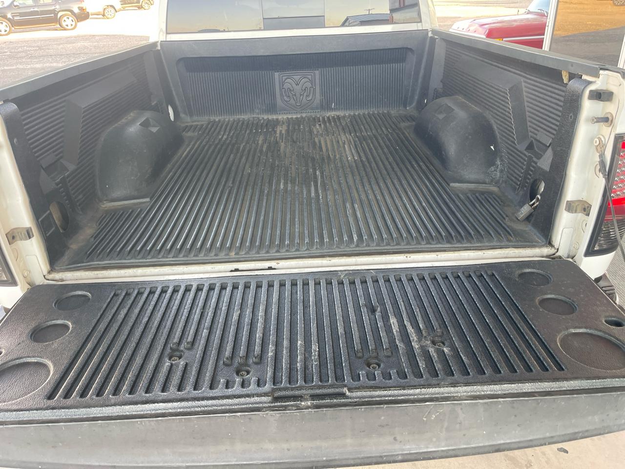 RAM 1500 Big Horn 4x2 Quad Cab 6'4" Box 2017