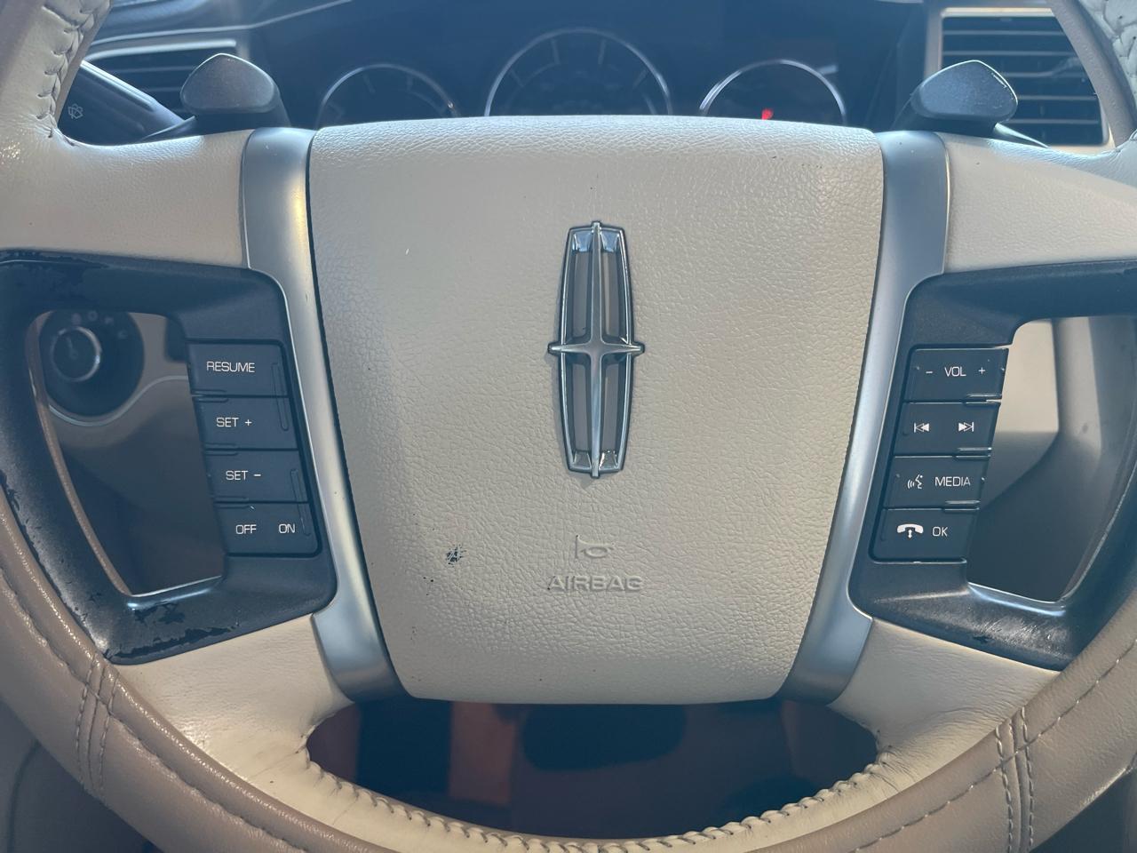 Lincoln MKS 4dr Sdn 3.7L AWD 2010