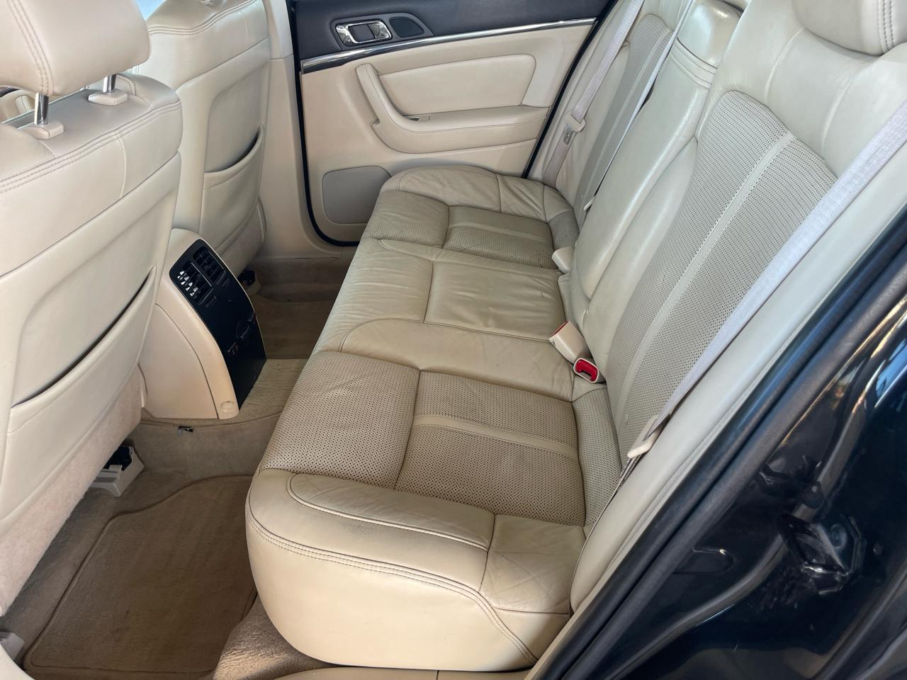 Lincoln MKS 4dr Sdn 3.7L AWD 2010