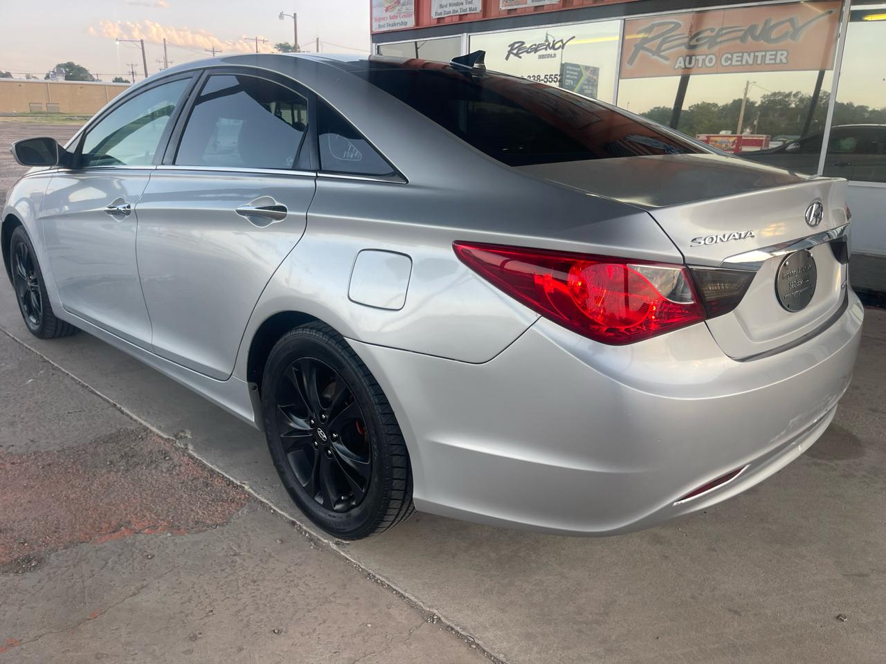 Hyundai Sonata 4dr Sdn 2.4L Auto Limited 2013
