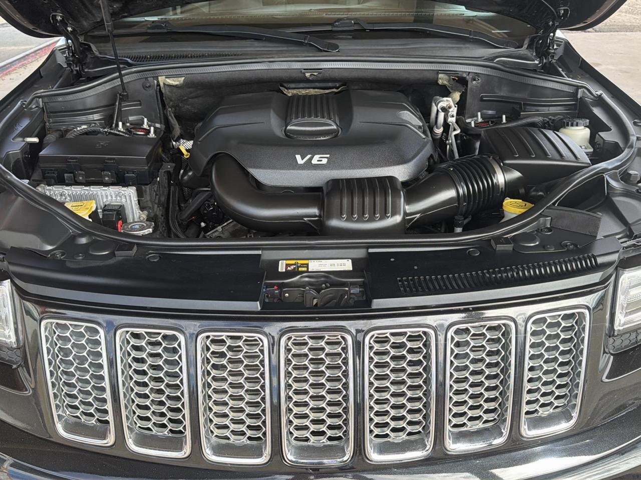 Jeep Grand Cherokee RWD 4dr Summit 2014