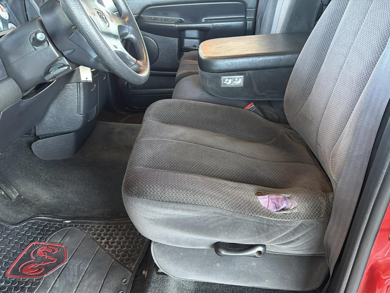 Dodge Ram 1500 4dr Quad Cab 140.5" WB SLT 2003