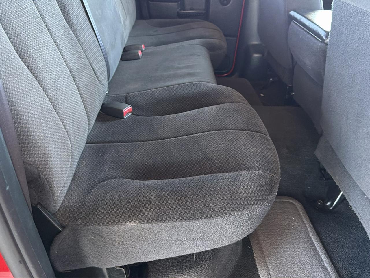 Dodge Ram 1500 4dr Quad Cab 140.5" WB SLT 2003