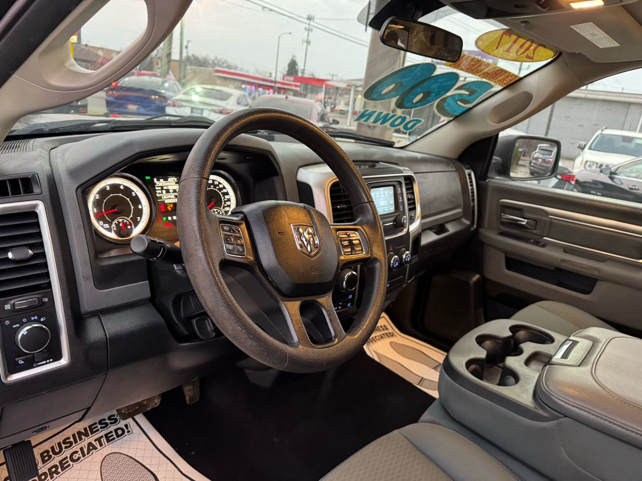 RAM 1500 SLT Quad Cab 4WD 2017