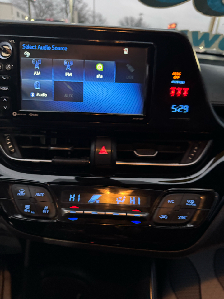 Toyota C-HR XLE 2018