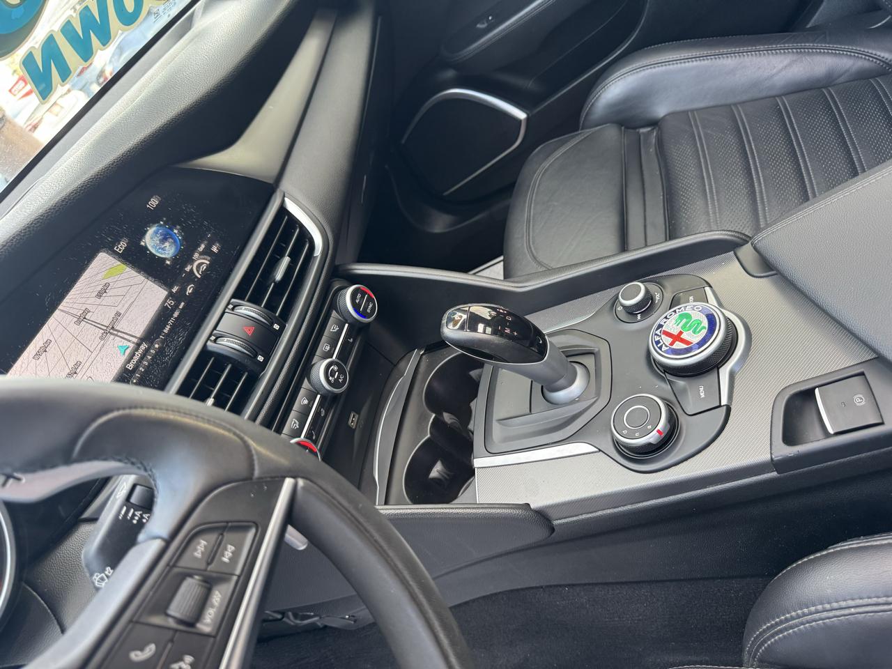 2019 Alfa Romeo Giulia Ti Sport - Photo 11