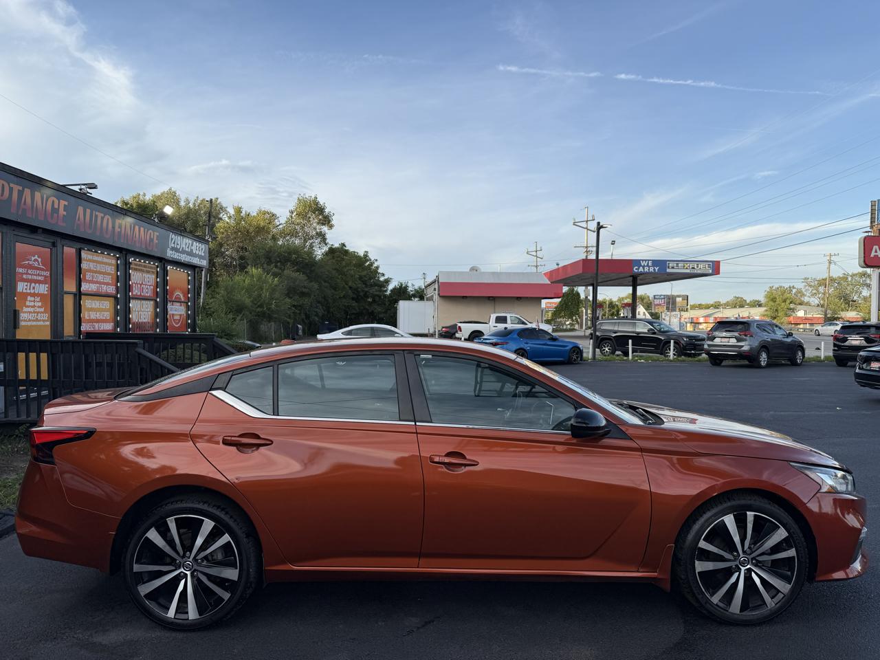 2020 Nissan Altima SR - Photo 3
