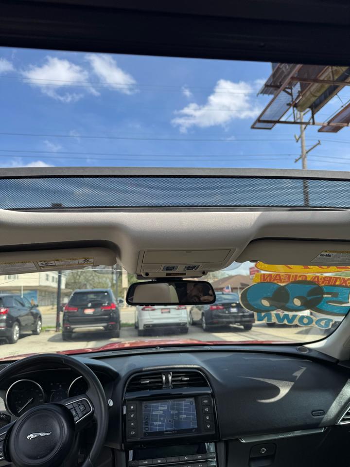 Jaguar F-Pace 25t Premium 2018