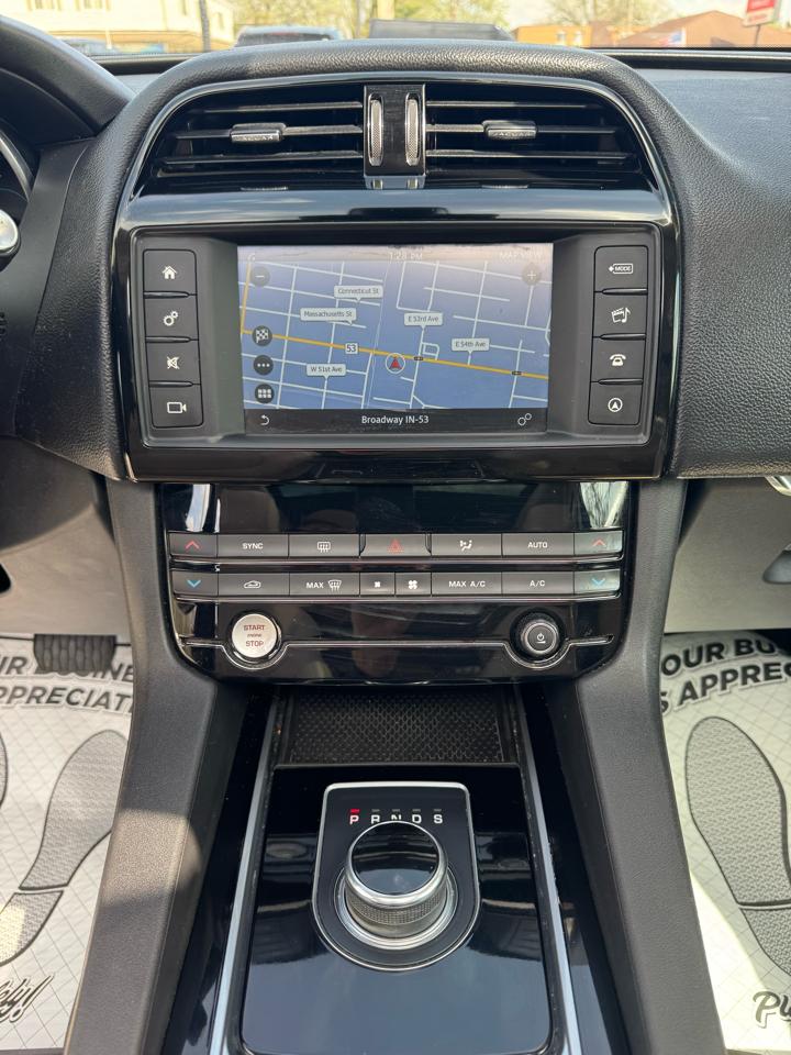 Jaguar F-Pace 25t Premium 2018