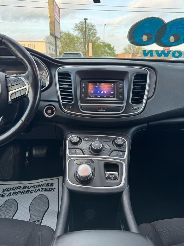 Chrysler 200 LX 2017