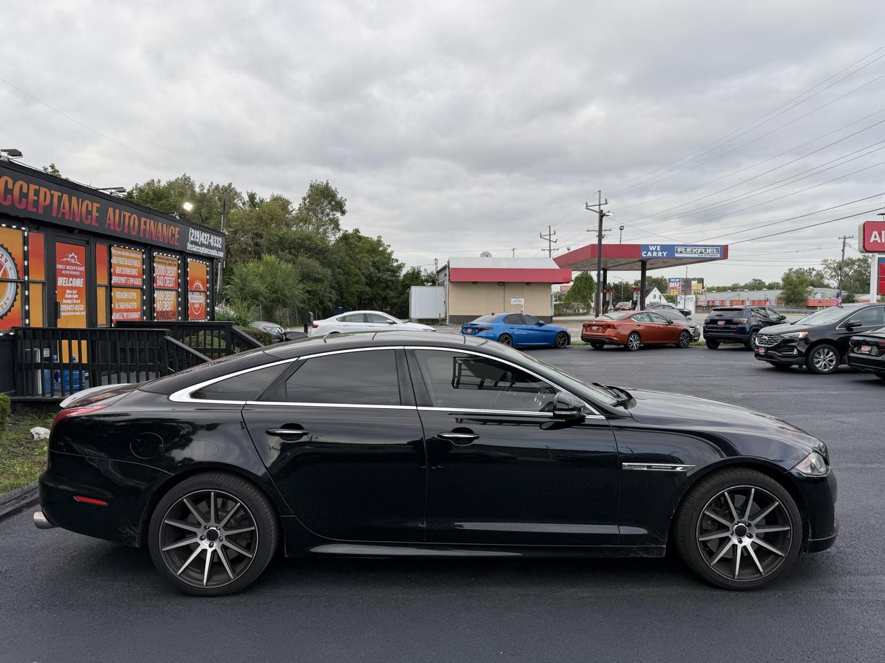 Jaguar XJ  2016
