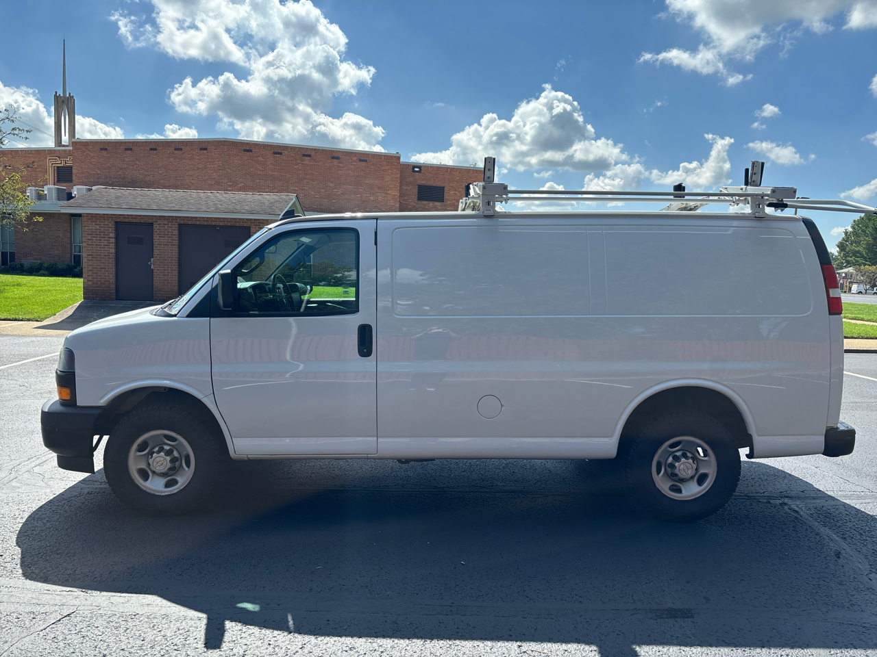 2021 Chevrolet Express Cargo Van 2500 photo 2