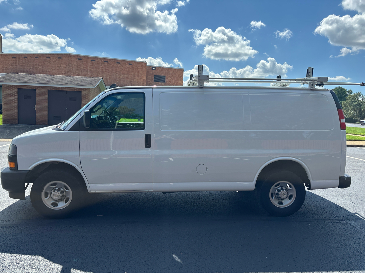 2021 Chevrolet Express Cargo Van 2500 photo 2