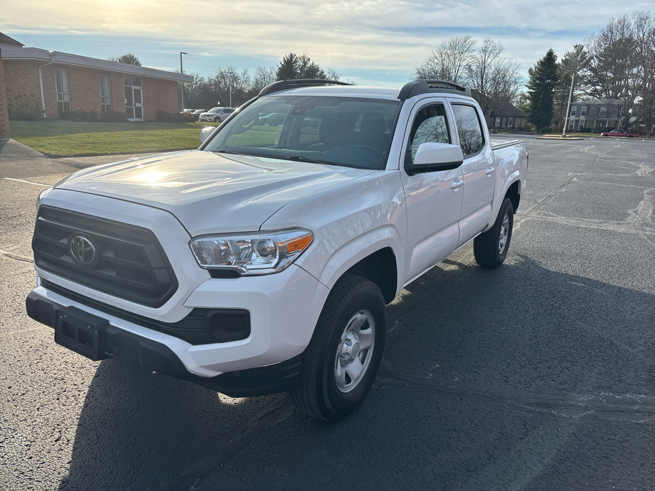 Toyota Tacoma 4WD SR Double Cab 5' Bed V6 AT (Natl) 2022