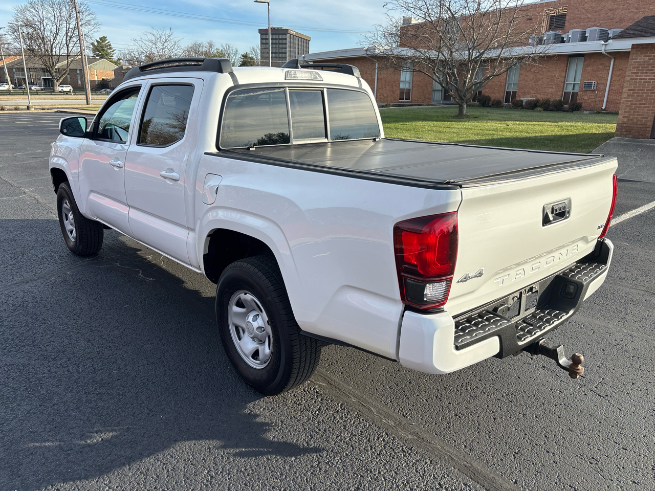 Toyota Tacoma 4WD SR Double Cab 5' Bed V6 AT (Natl) 2022