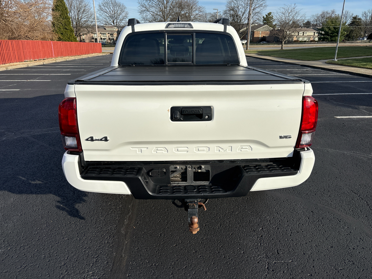 Toyota Tacoma 4WD SR Double Cab 5' Bed V6 AT (Natl) 2022