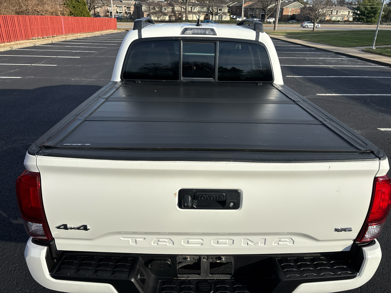 Toyota Tacoma 4WD SR Double Cab 5' Bed V6 AT (Natl) 2022