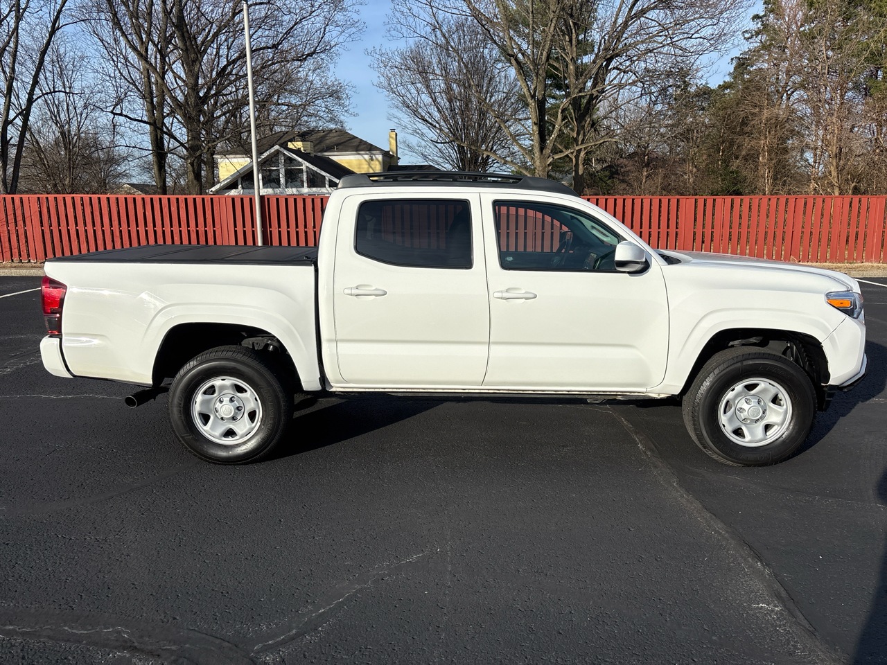 Toyota Tacoma 4WD SR Double Cab 5' Bed V6 AT (Natl) 2022