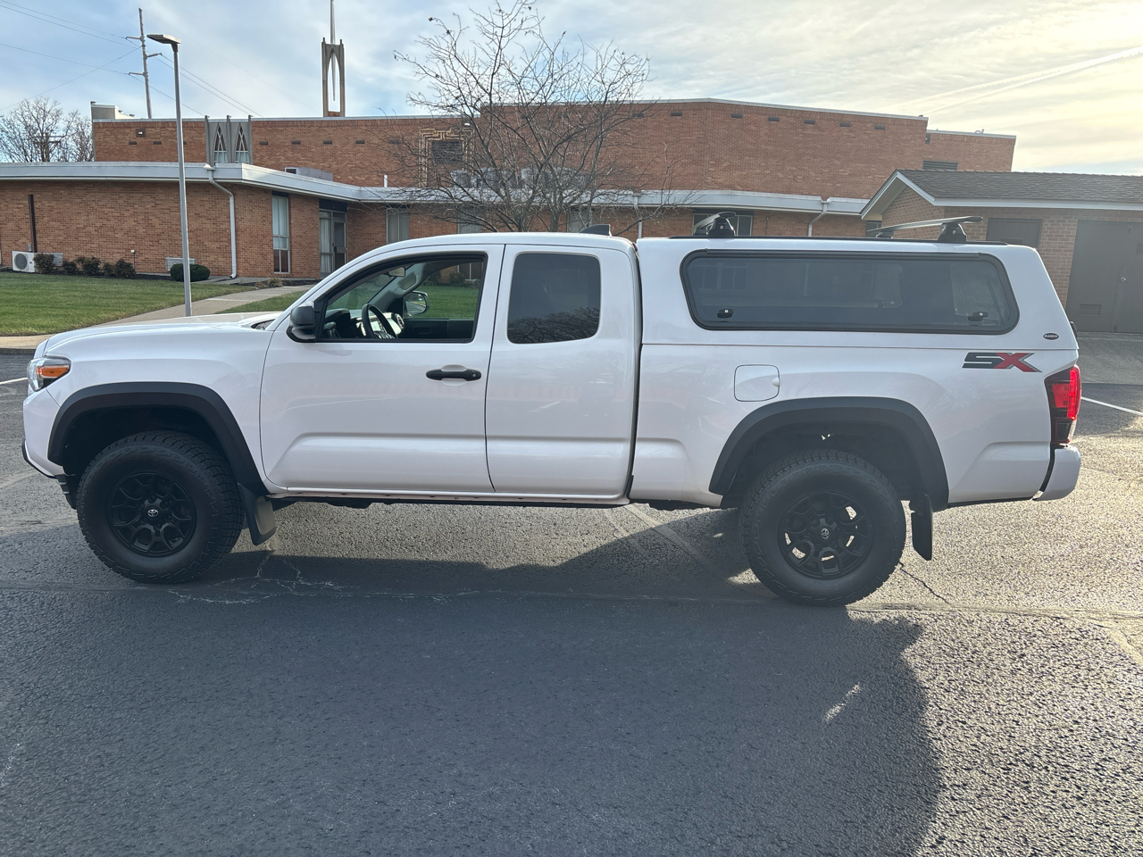Toyota Tacoma 4WD SR Double Cab 5' Bed V6 AT (Natl) 2021