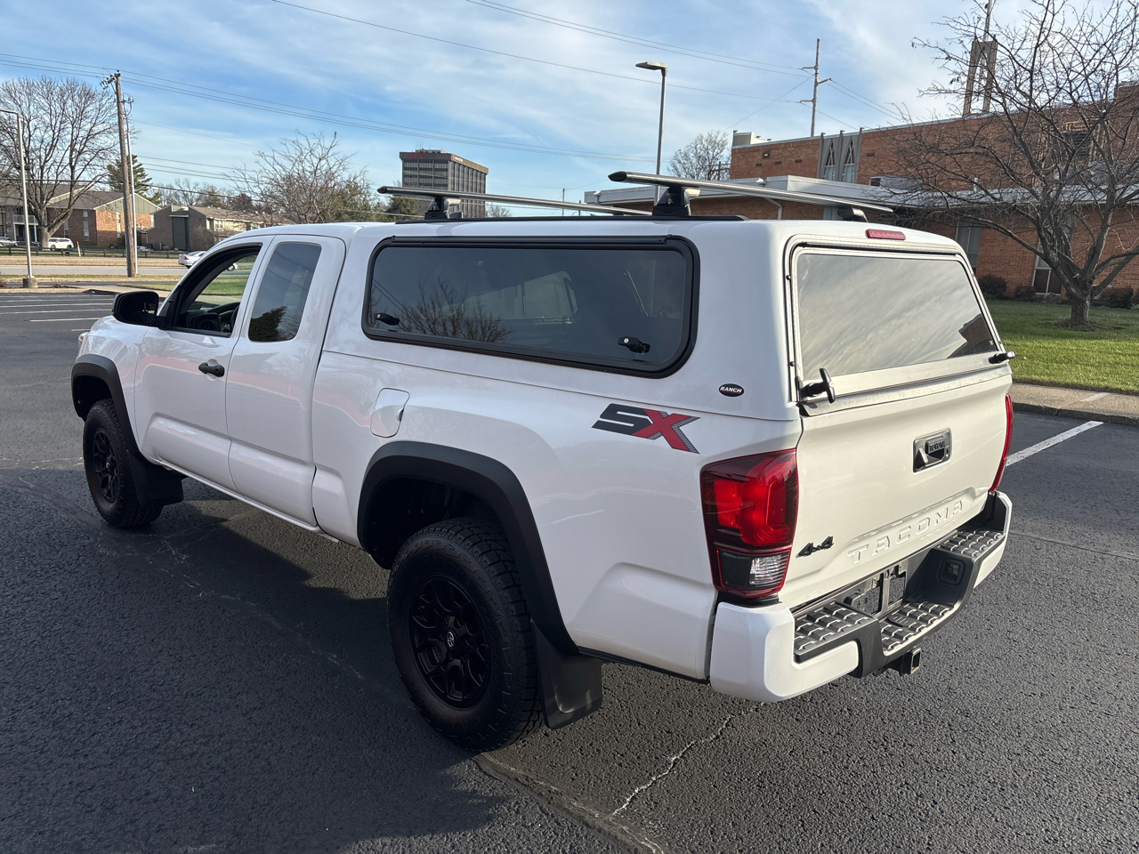Toyota Tacoma 4WD SR Double Cab 5' Bed V6 AT (Natl) 2021