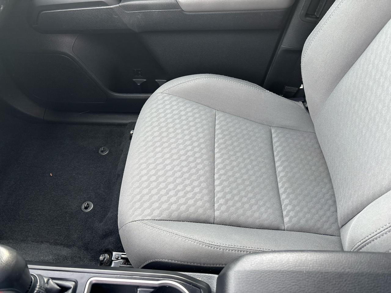 Toyota Tacoma 4WD SR Double Cab 5' Bed V6 AT (Natl) 2021