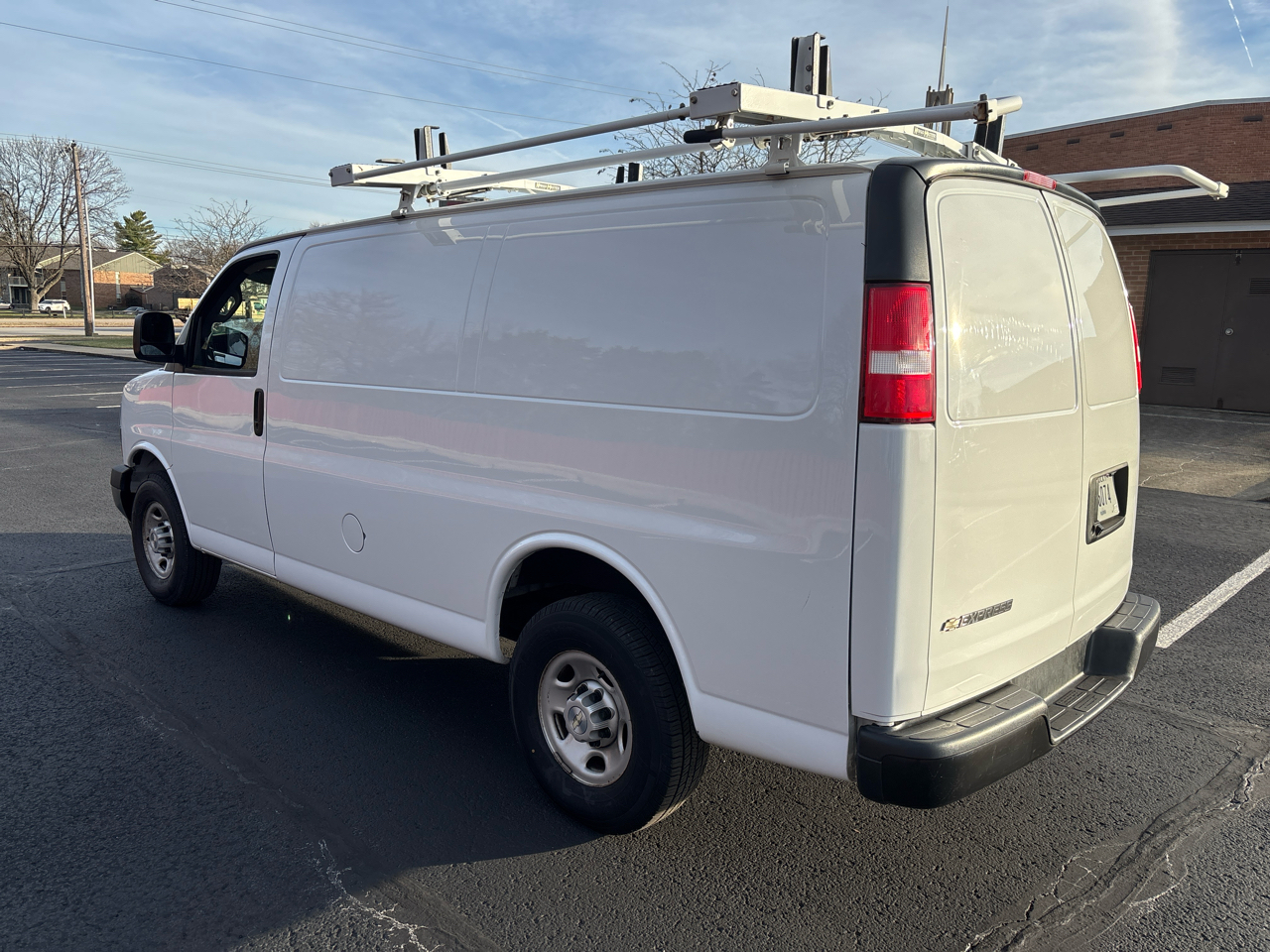 Chevrolet Express Cargo Van RWD 2500 135" 2020