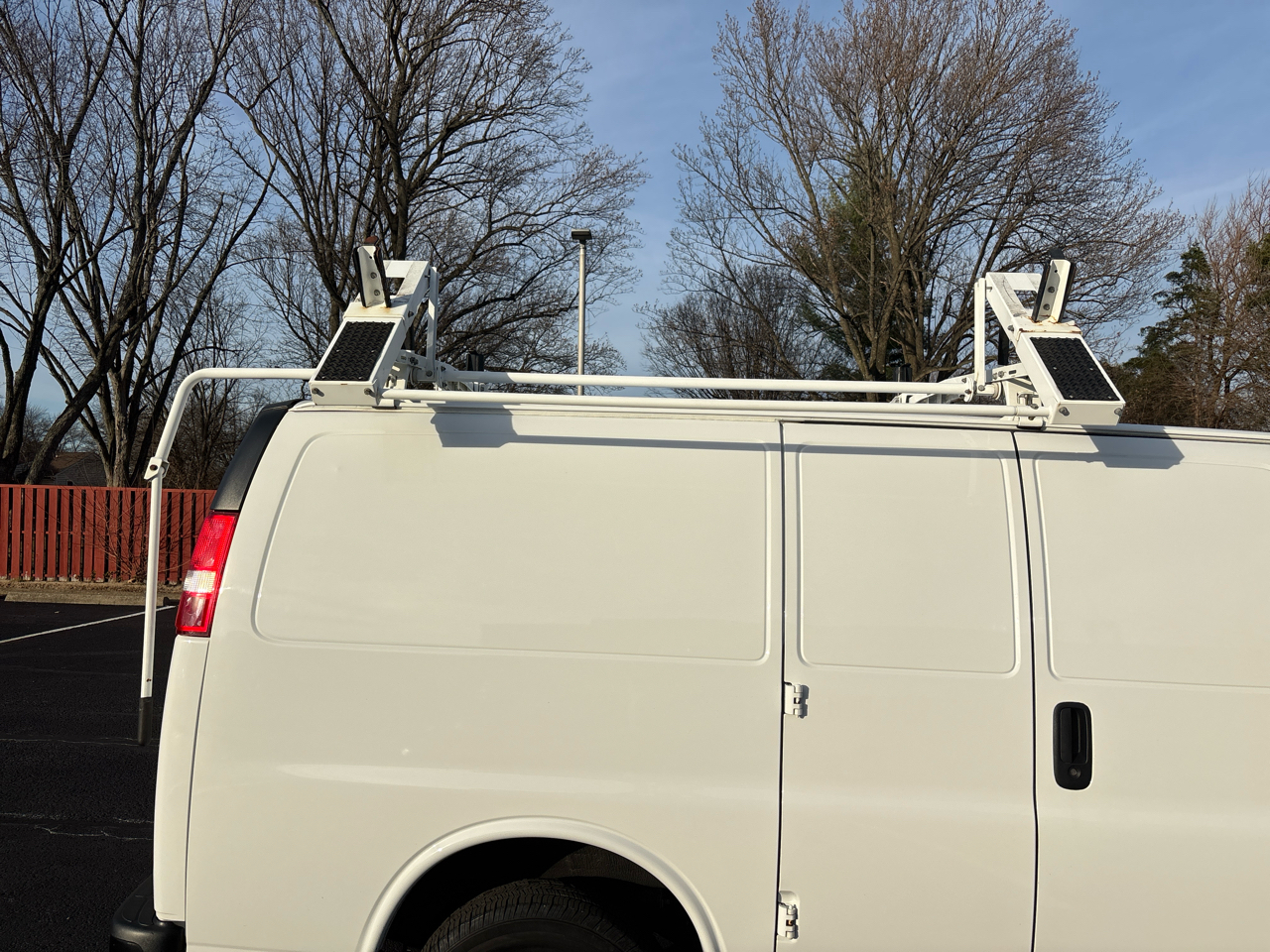 Chevrolet Express Cargo Van RWD 2500 135" 2020