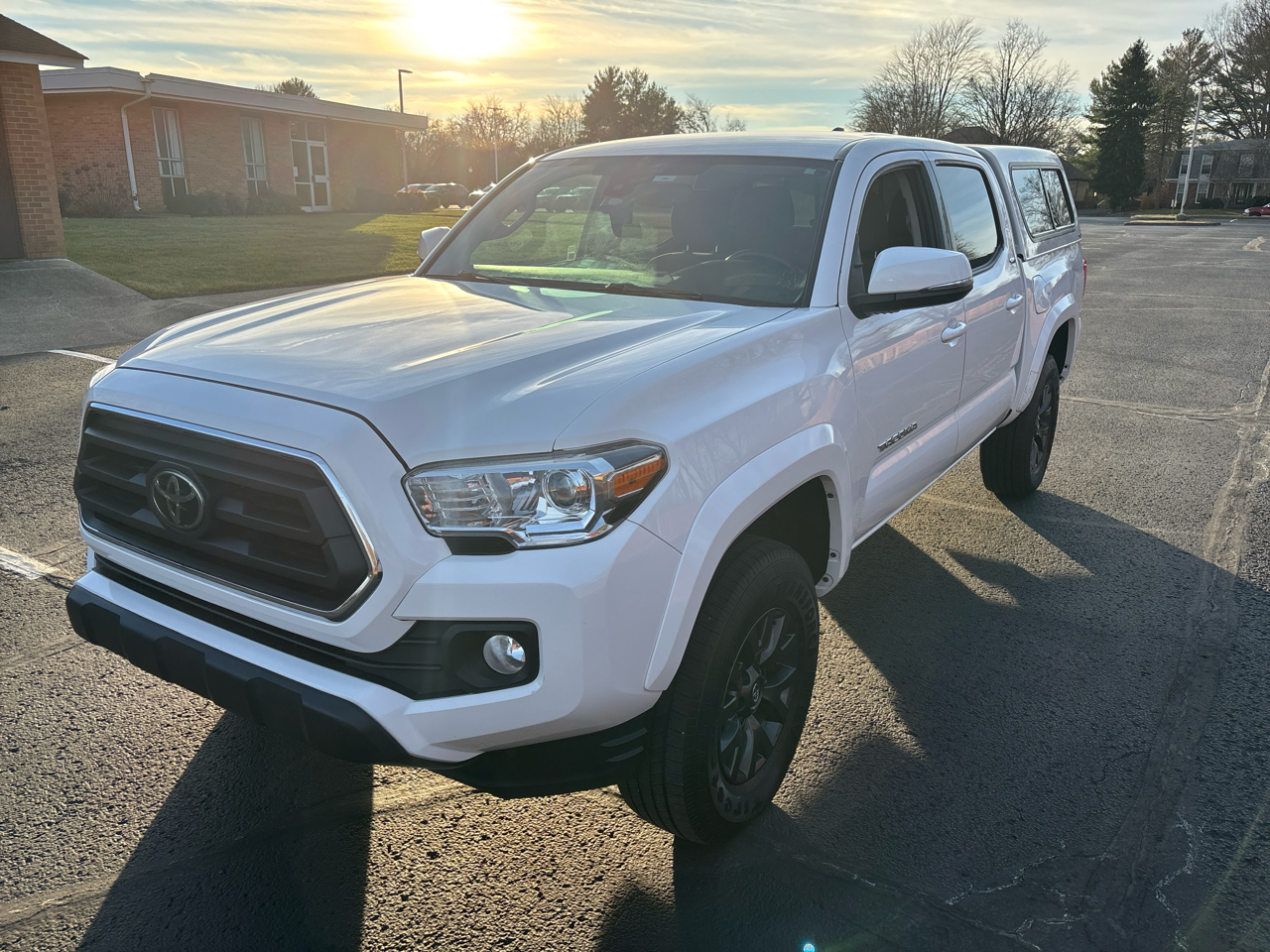 Toyota Tacoma 4WD SR5 Double Cab 5' Bed V6 AT (Natl) 2020