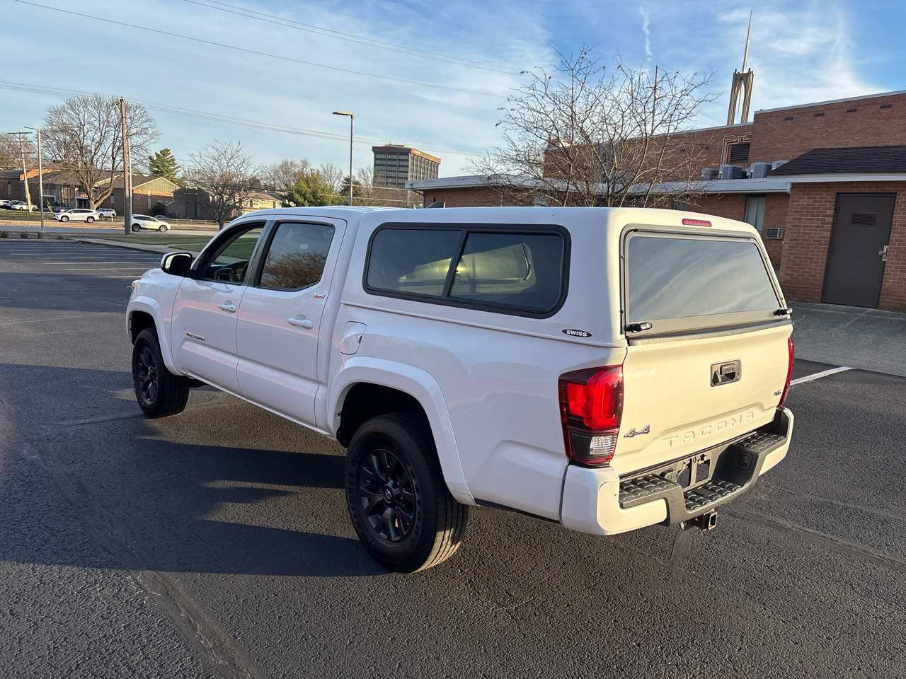 Toyota Tacoma 4WD SR5 Double Cab 5' Bed V6 AT (Natl) 2020