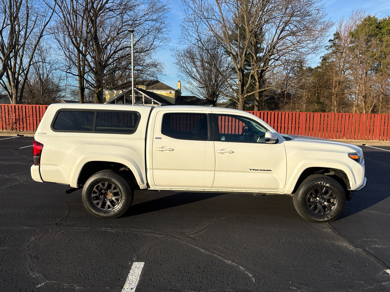 Toyota Tacoma 4WD SR5 Double Cab 5' Bed V6 AT (Natl) 2020