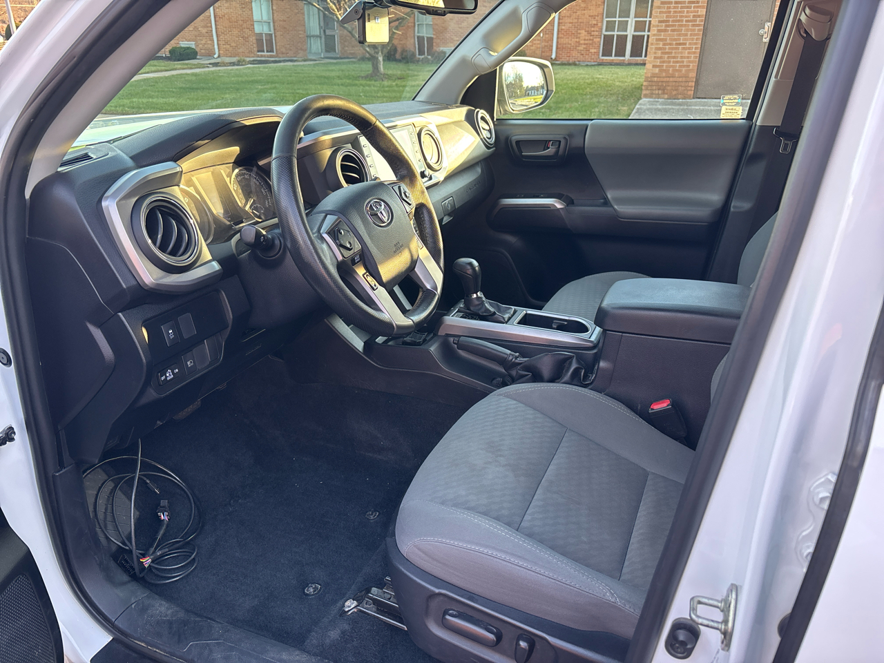 Toyota Tacoma 4WD SR5 Double Cab 5' Bed V6 AT (Natl) 2020