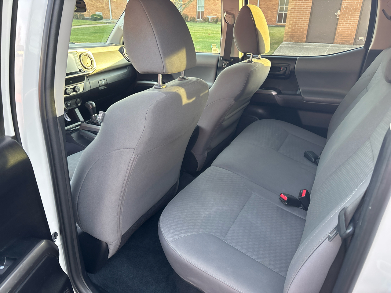 Toyota Tacoma 4WD SR5 Double Cab 5' Bed V6 AT (Natl) 2020