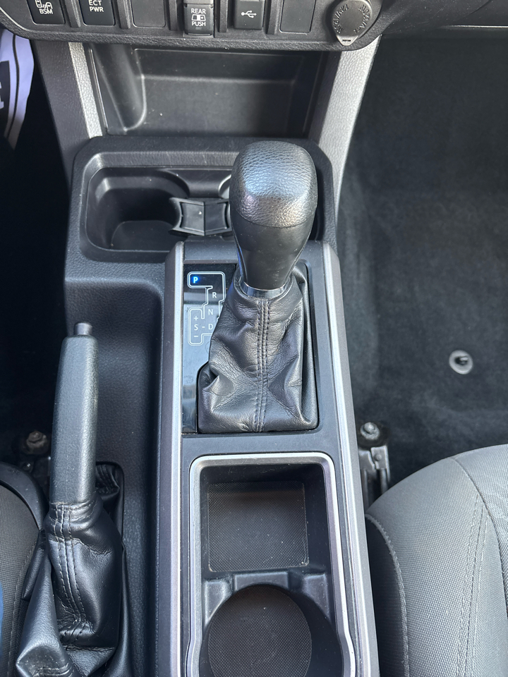 Toyota Tacoma 4WD SR5 Double Cab 5' Bed V6 AT (Natl) 2020