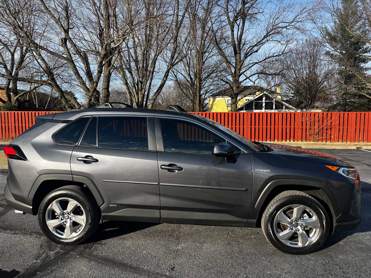 Toyota RAV4 Hybrid XLE Premium AWD (Natl) 2021