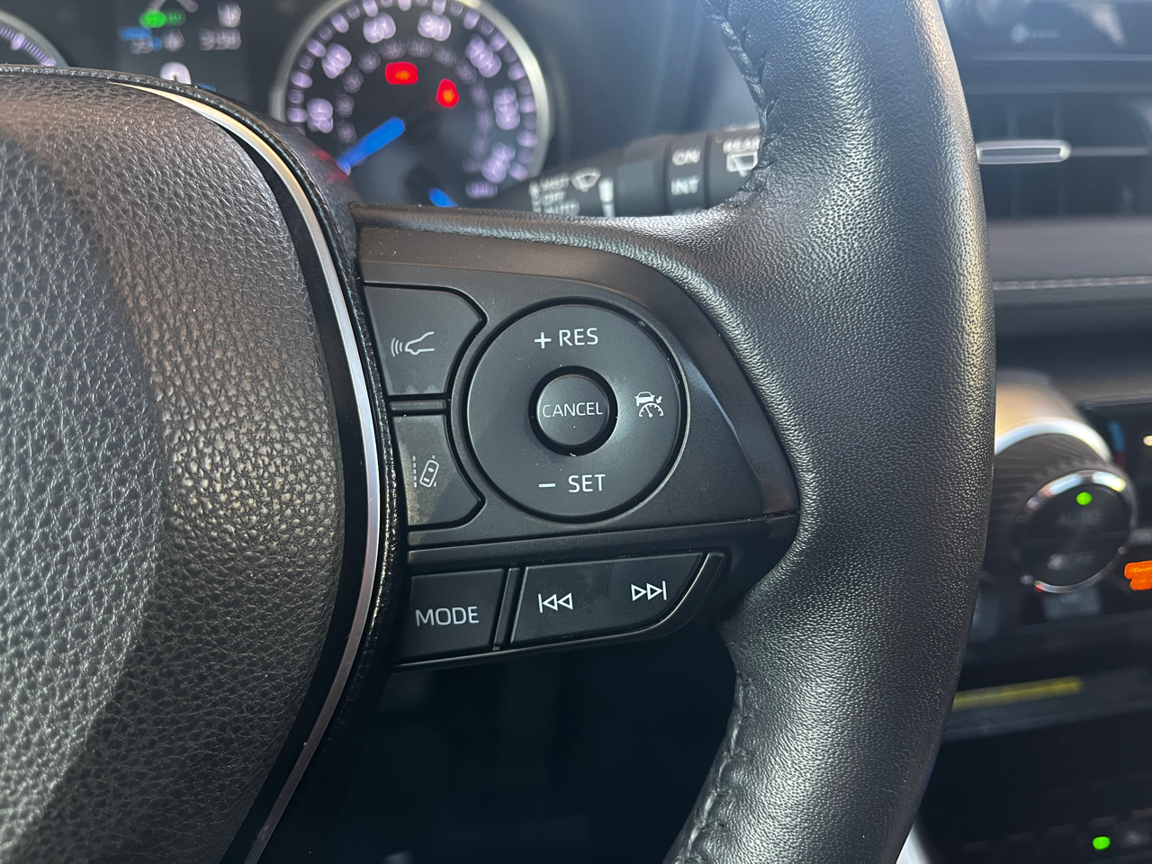 Toyota RAV4 Hybrid XLE Premium AWD (Natl) 2021