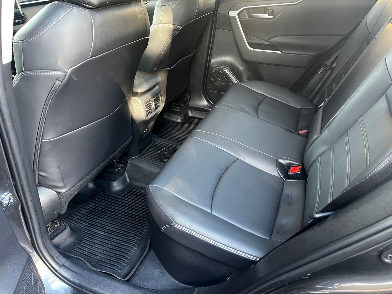 Toyota RAV4 Hybrid XLE Premium AWD (Natl) 2021