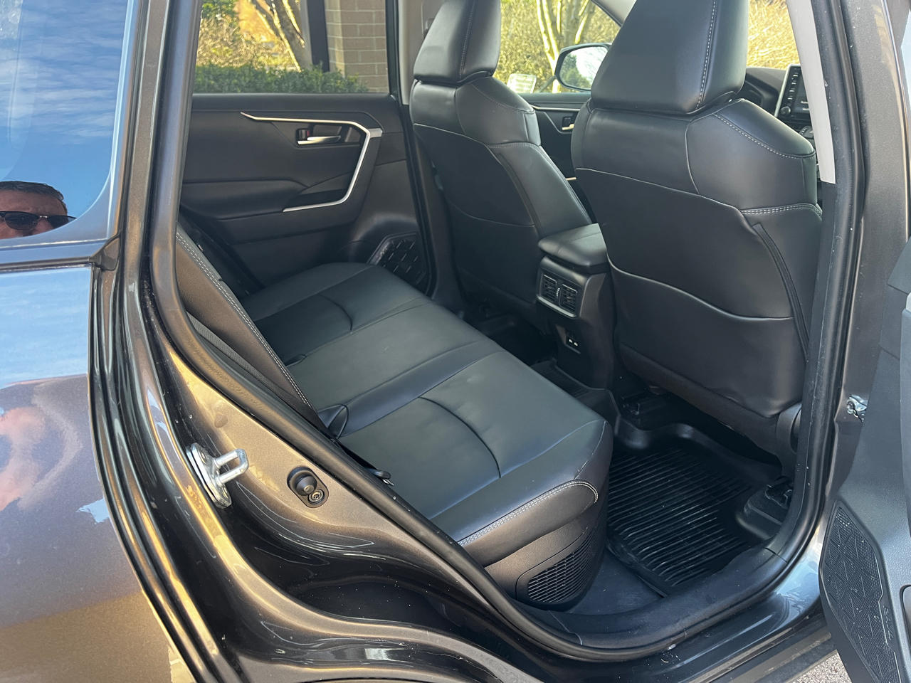 Toyota RAV4 Hybrid XLE Premium AWD (Natl) 2021